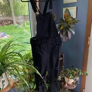Trendy AMERICAN EAGLE overalls!